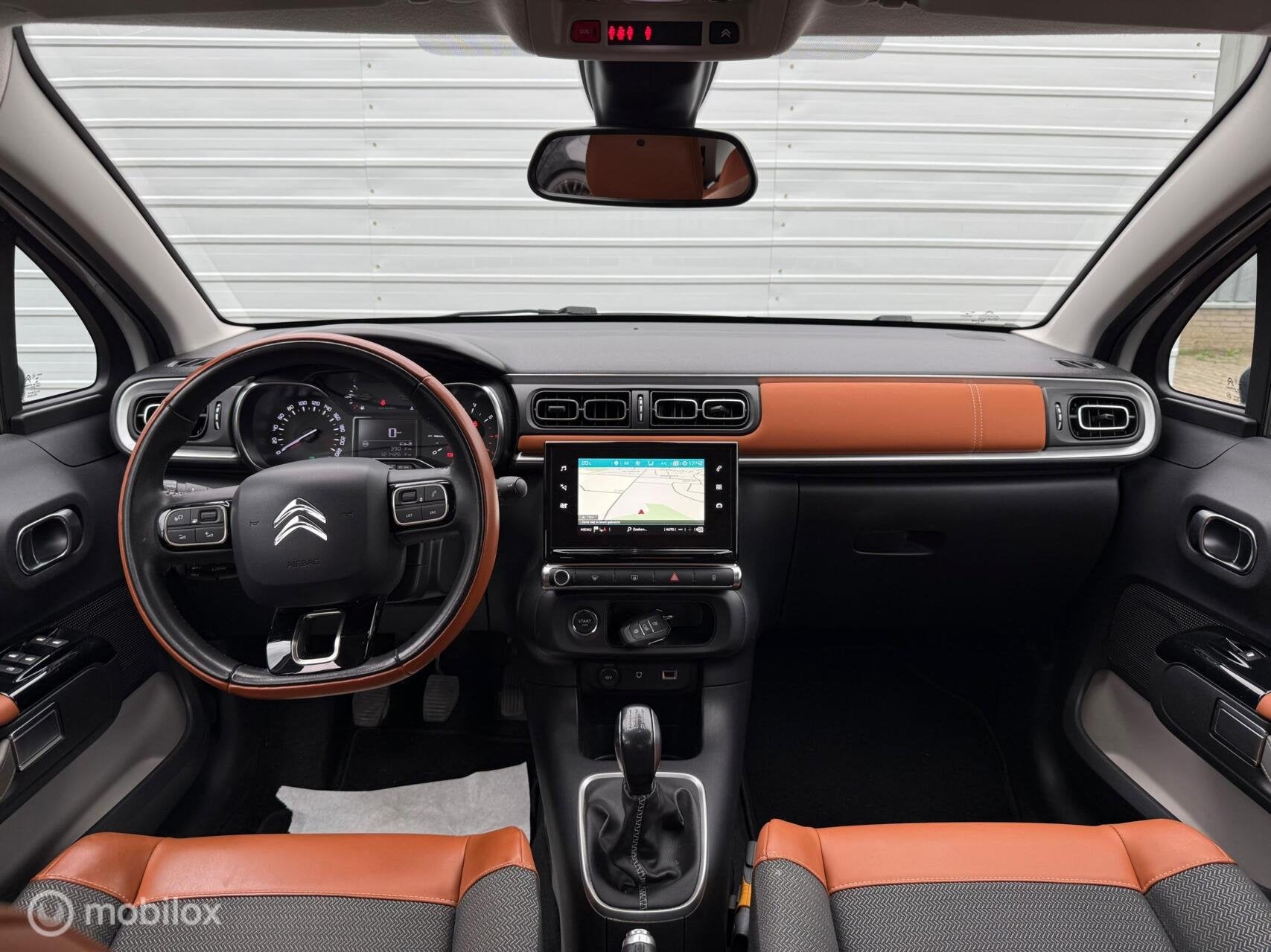 Citroën C3 1.2 Shine| Bruin Leder | Camera | Dodehoek, Auto's, Voorwielaandrijving, 1025 kg, 450 kg, Euro 6