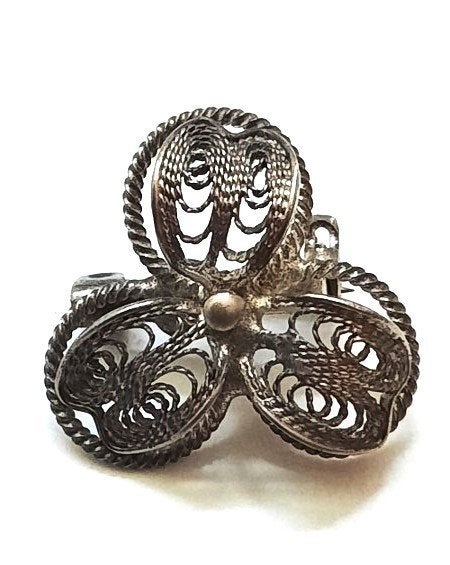 Mooie zilverkleurige filigrain bloem broche (7924-9), Ophalen, Zo goed als nieuw, Zilver, Overige materialen