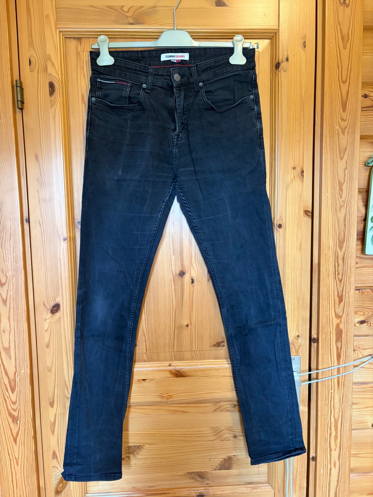 Spijkerbroek Tommy Jeans zwart 30/34 austin slim, Ophalen of Verzenden, Zo goed als nieuw, Zwart, W32 (confectie 46) of kleiner