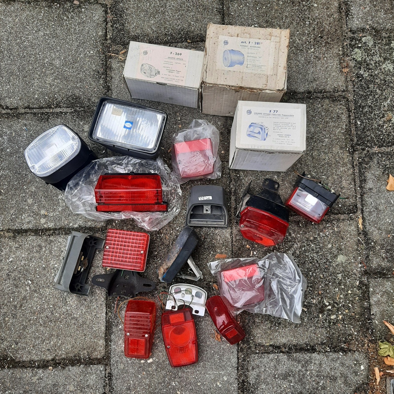 partijtje nieuwe koplampen, en achterlichten,, Ophalen of Verzenden, Nieuw, Overige typen, Overige merken