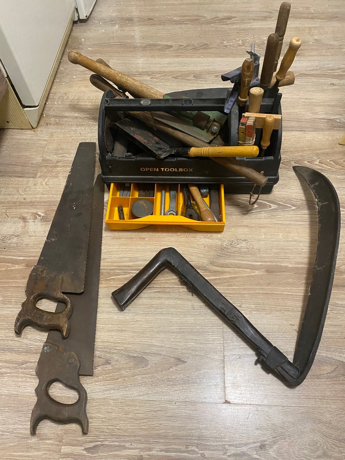 Heel veel antiek gereedschap / landbouwgereedschap, Ophalen