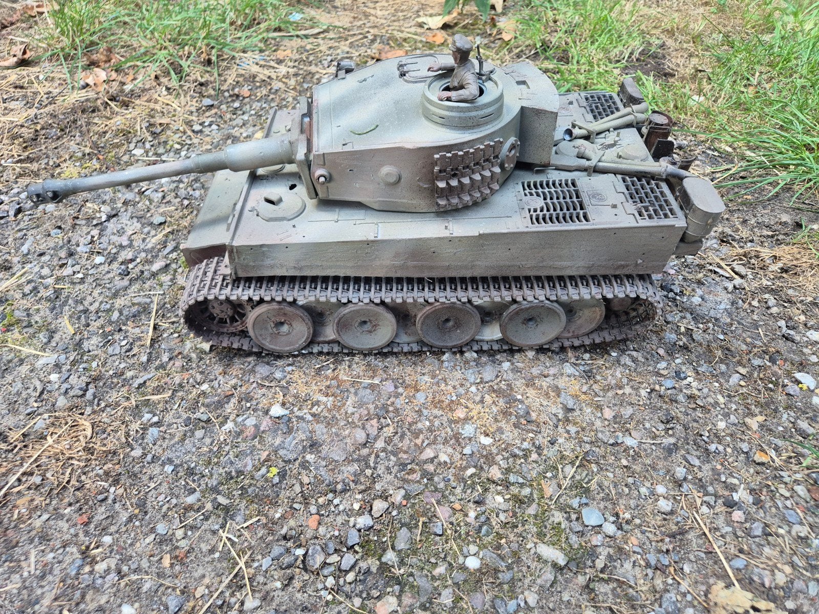 RC Tank Tiger I schaalmodel met afstandsbediening, Ophalen of Verzenden, Gebruikt, Afstandsbediening