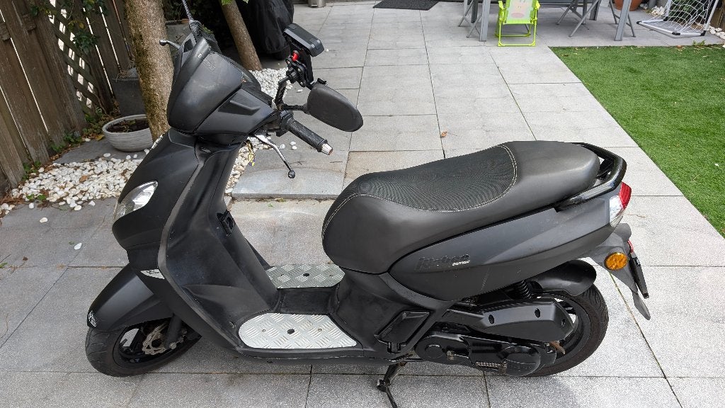 Peugot Kisbee Black Edition 2017, Ophalen, Gebruikt, Overige modellen, 49 cc