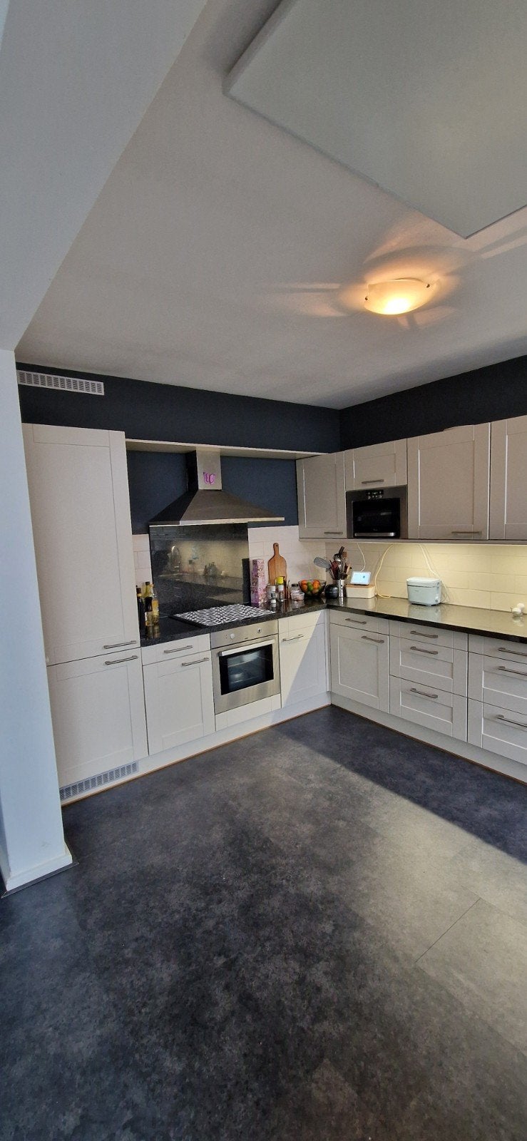 Complete keuken met inbouwapparatuur, Huis en Inrichting, Ophalen, Gebruikt, Wit, Hoekkeuken