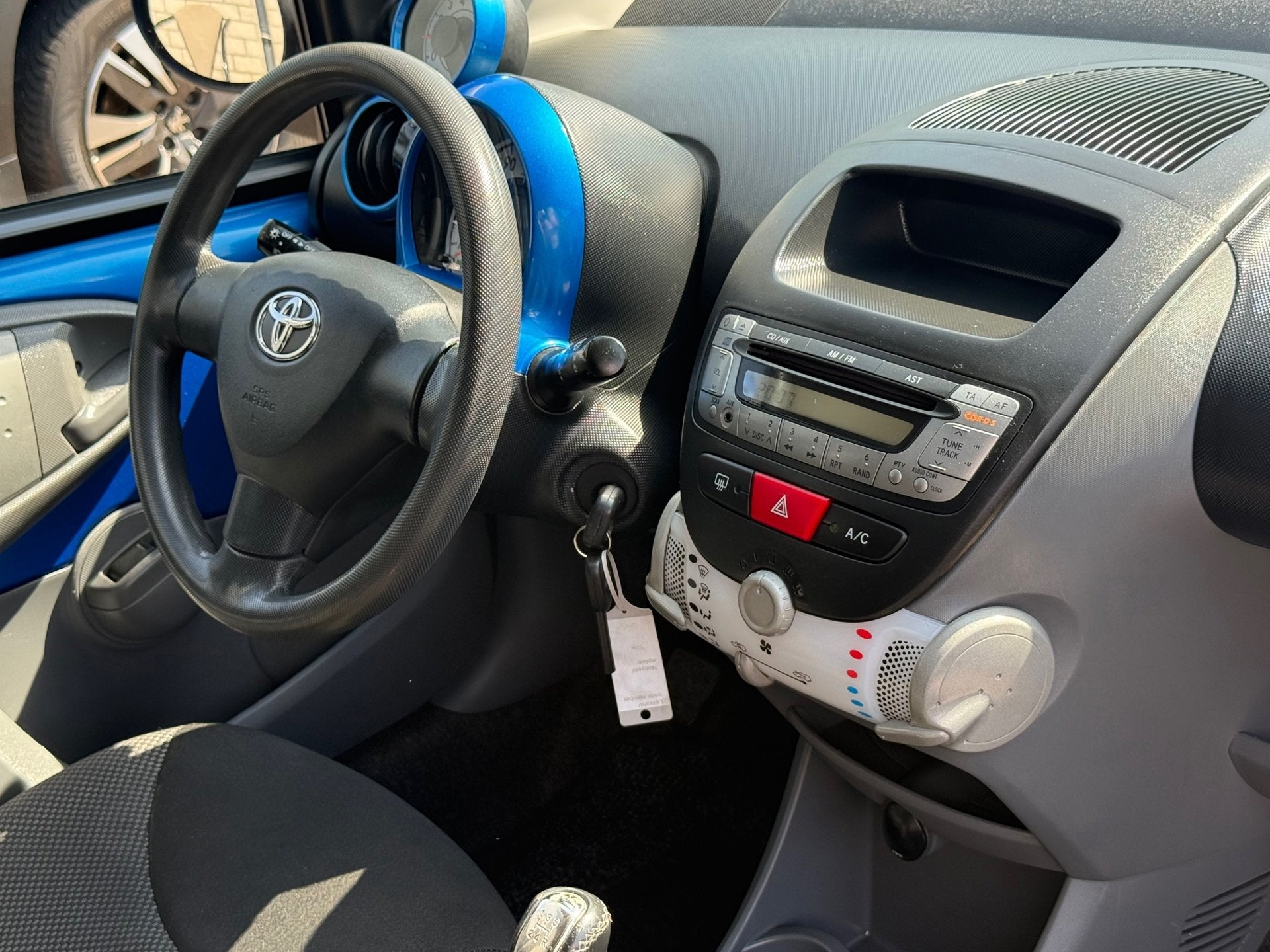 Toyota Aygo 1.0-12V Dynamic Blue Airco Elektrische Ramen Nie, Auto's, Voorwielaandrijving, Stof, Gebruikt, 68 pk