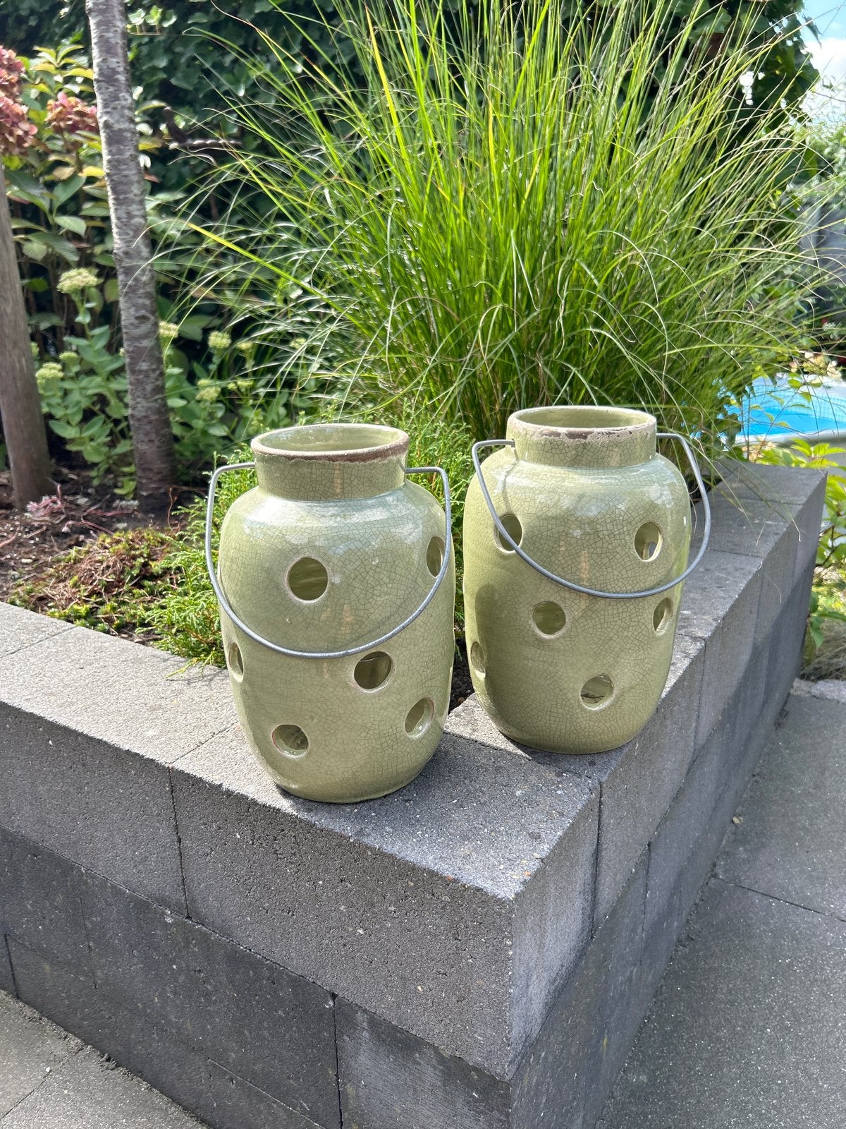 Set van 2 groene keramische windlichten/lantaarns, Ophalen, Windlicht, Zo goed als nieuw, Steen/keramiek