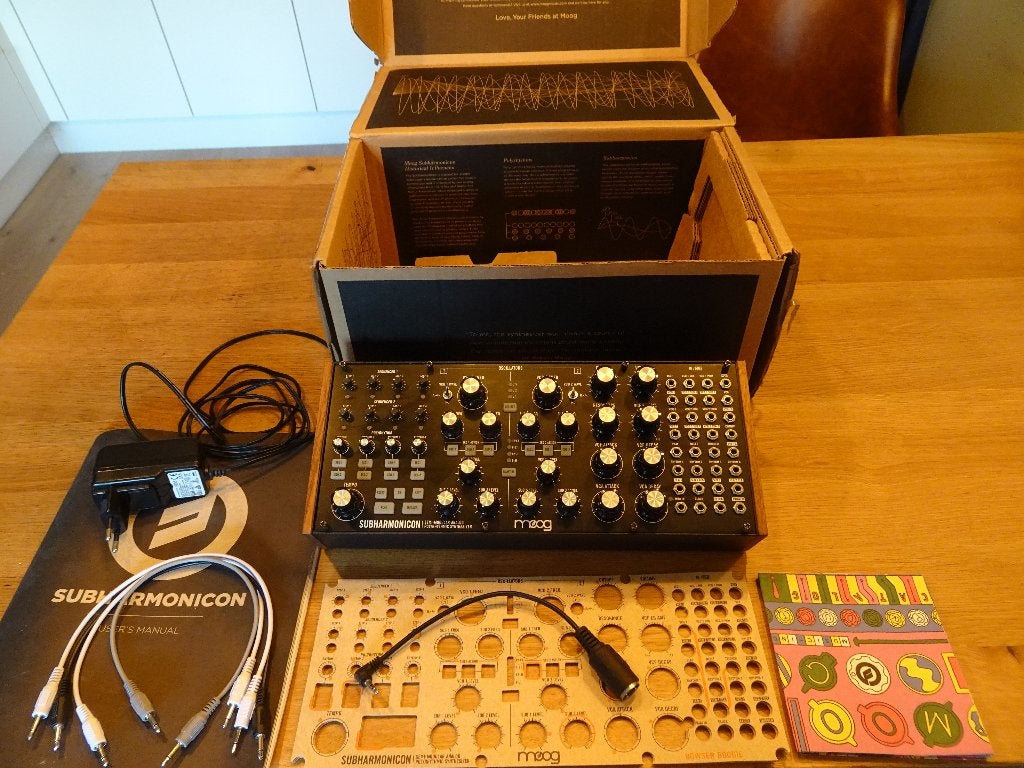 Moog Subharmonicon, Muziek en Instrumenten, Synthesizers, Overige merken, Zo goed als nieuw, Met midi-aansluiting, Overige aantallen