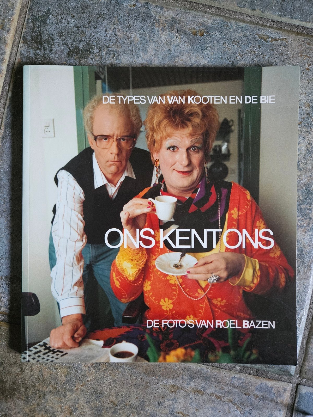 Ons Kent Ons - De Types van Van Kooten en De Bie, Boeken, Humor, Ophalen of Verzenden, Zo goed als nieuw, Kees van Kooten, Wim de Bie, Roel Bazel