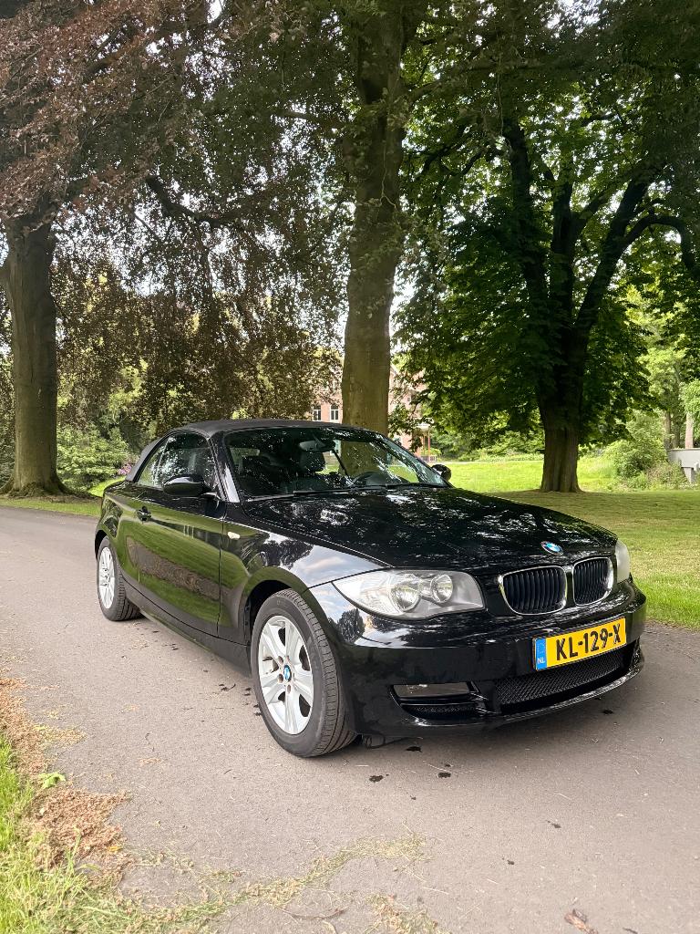 BMW 1-Serie 2.0 118I Cabrio 2009 Zwart, Auto's, BMW, Particulier, 1-Serie, Airbags, Cruise Control, Lederen bekleding, Lichtmetalen velgen