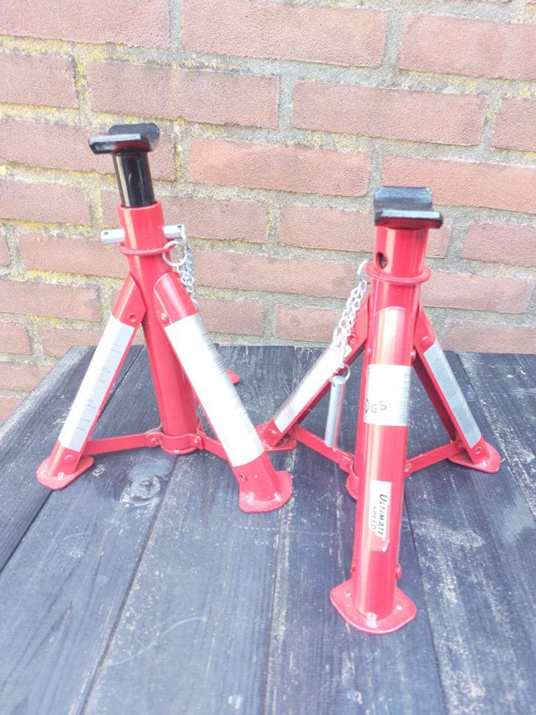 2x krik as steunen zo goed als nieuw prijs T.e.a.b, Ophalen of Verzenden, Zo goed als nieuw, Hydraulisch, Garagekrik