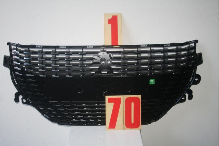 PEUGEOT  GRILL   1X2008 PR &50 1X 3008, Niet ingevuld, Gebruikt, Voor, Niet ingevuld