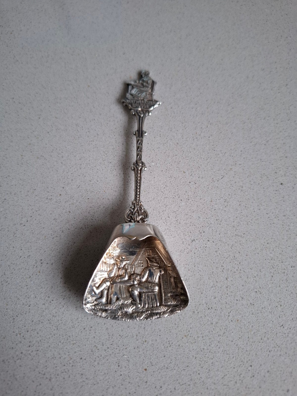 Verzilverde suikerlepel 'Kantwerk Brugge', Ophalen of Verzenden, Zilver