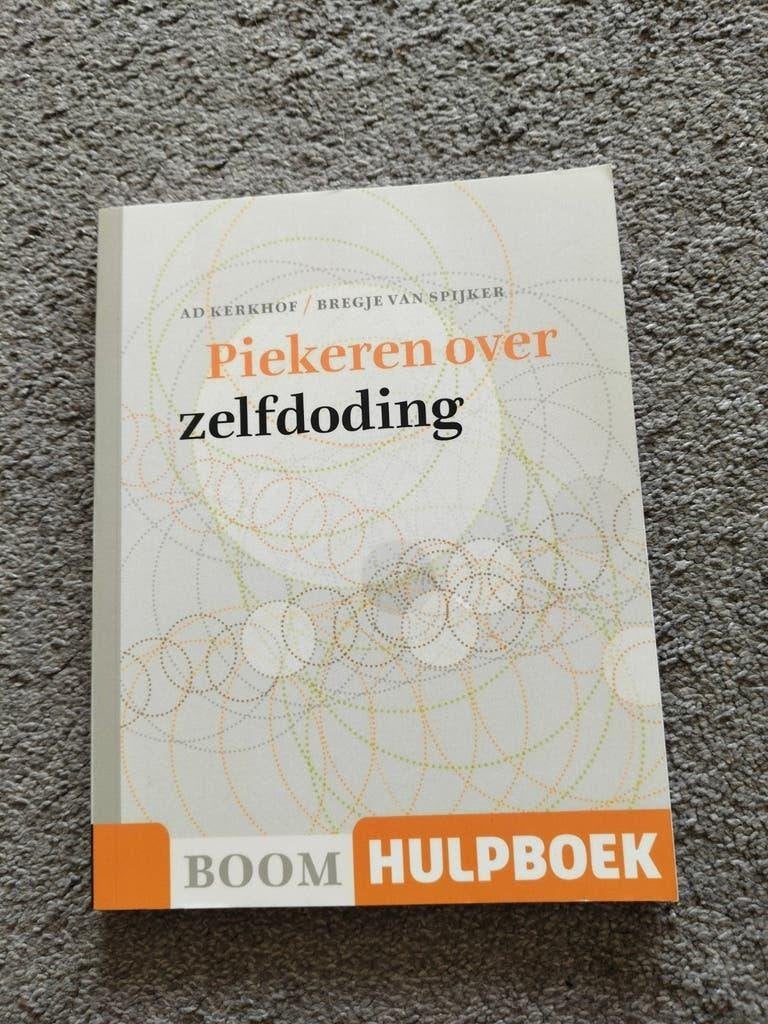 Piekeren over zelfdoding - Boom Hulpboek, Boeken, Ophalen of Verzenden, Zo goed als nieuw, Ad Kerkhof, Bregje van Spijker