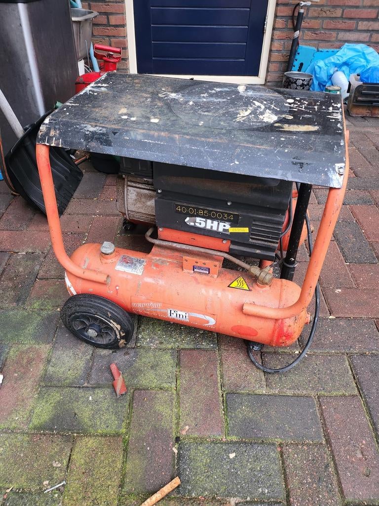 Compressor werkt goed bel, 100 liter of meer, Ophalen of Verzenden, Gebruikt, Minder dan 200 liter/min