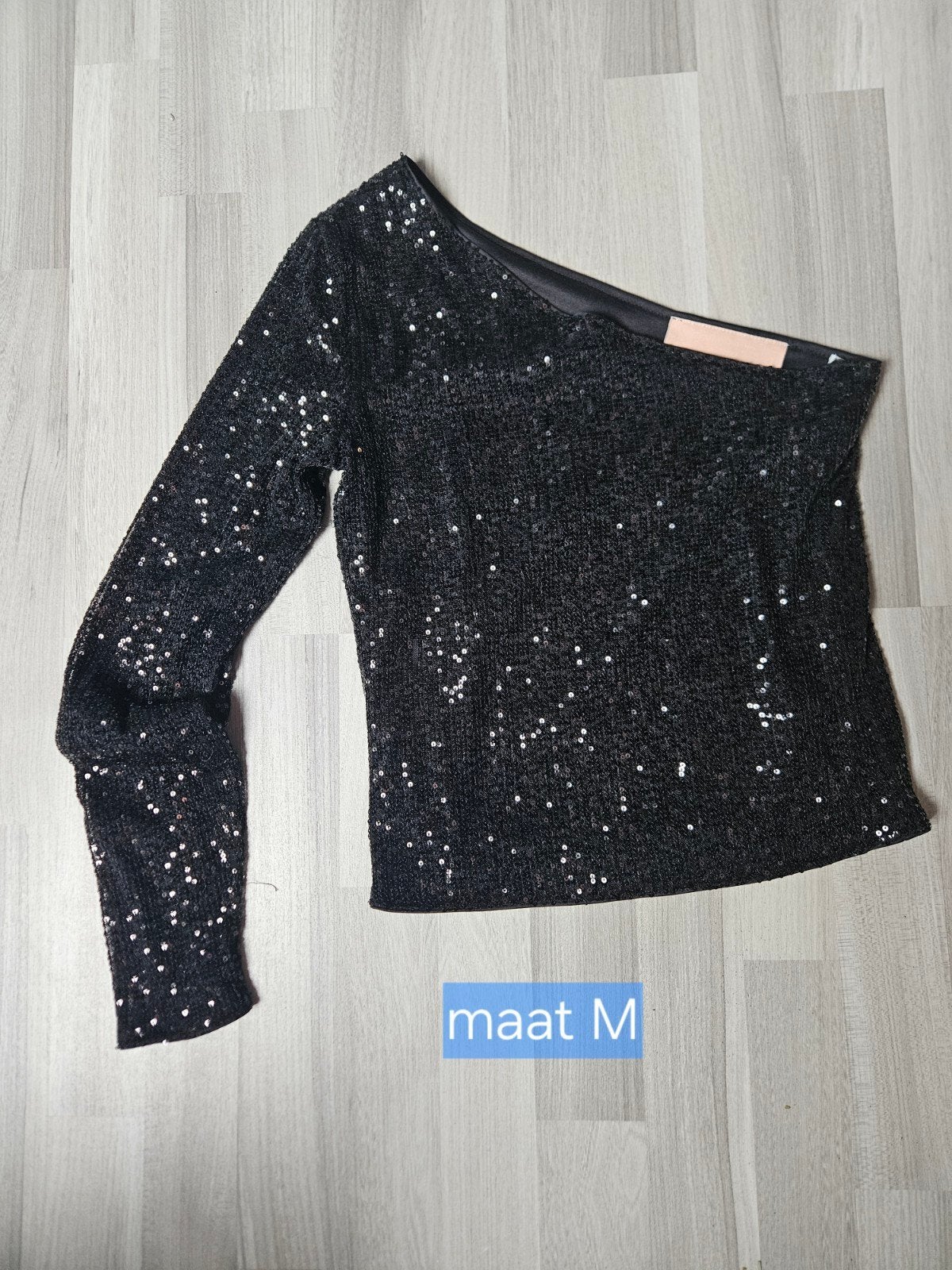 Zwarte top met pailletten maat M, Kleding | Dames, Maat 38/40 (M), Zwart, Ophalen of Verzenden, Zo goed als nieuw
