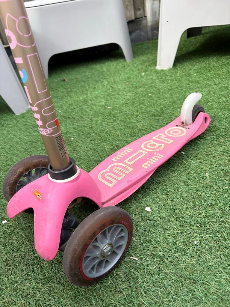 Mini Micro Step Roze met Glow in the Dark Handvaten, Fietsen en Brommers, Steps, Gebruikt, Gewone step, Ophalen