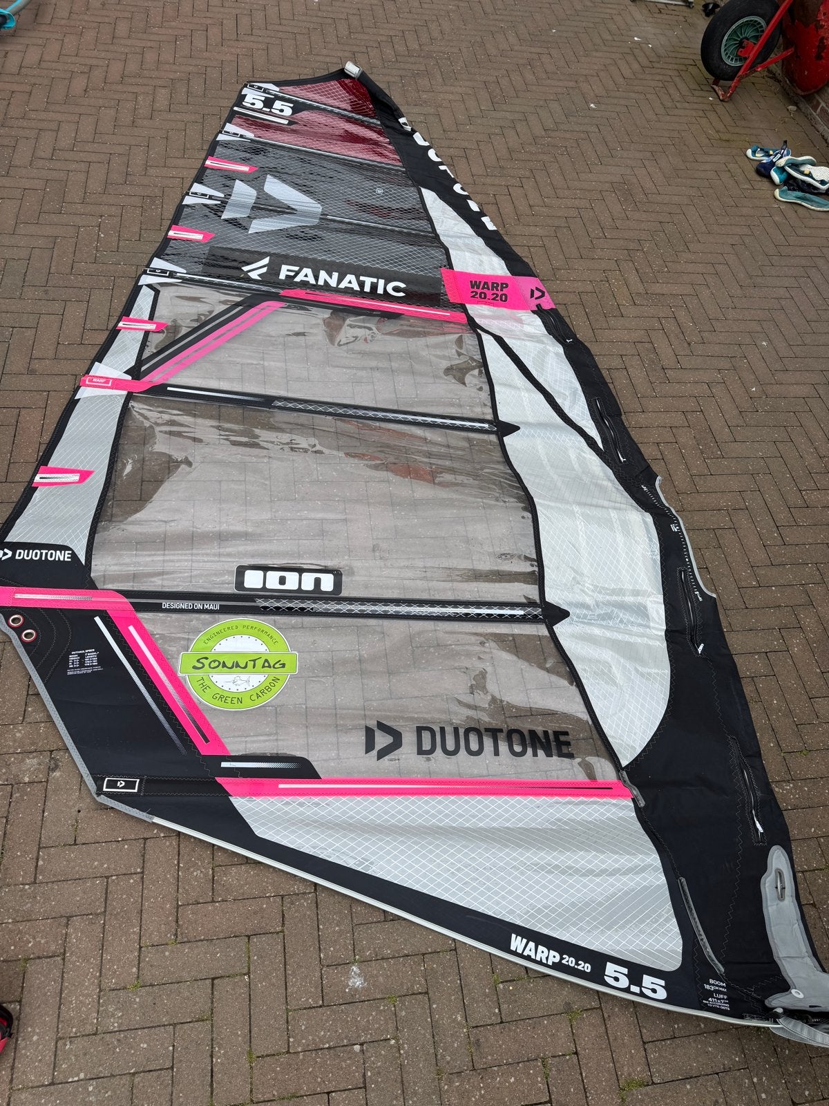 Duotone Warp 20.20 5.5m², Watersport en Boten, Windsurfen, Ophalen, Gebruikt, 5 tot 6.5 m², Zeil
