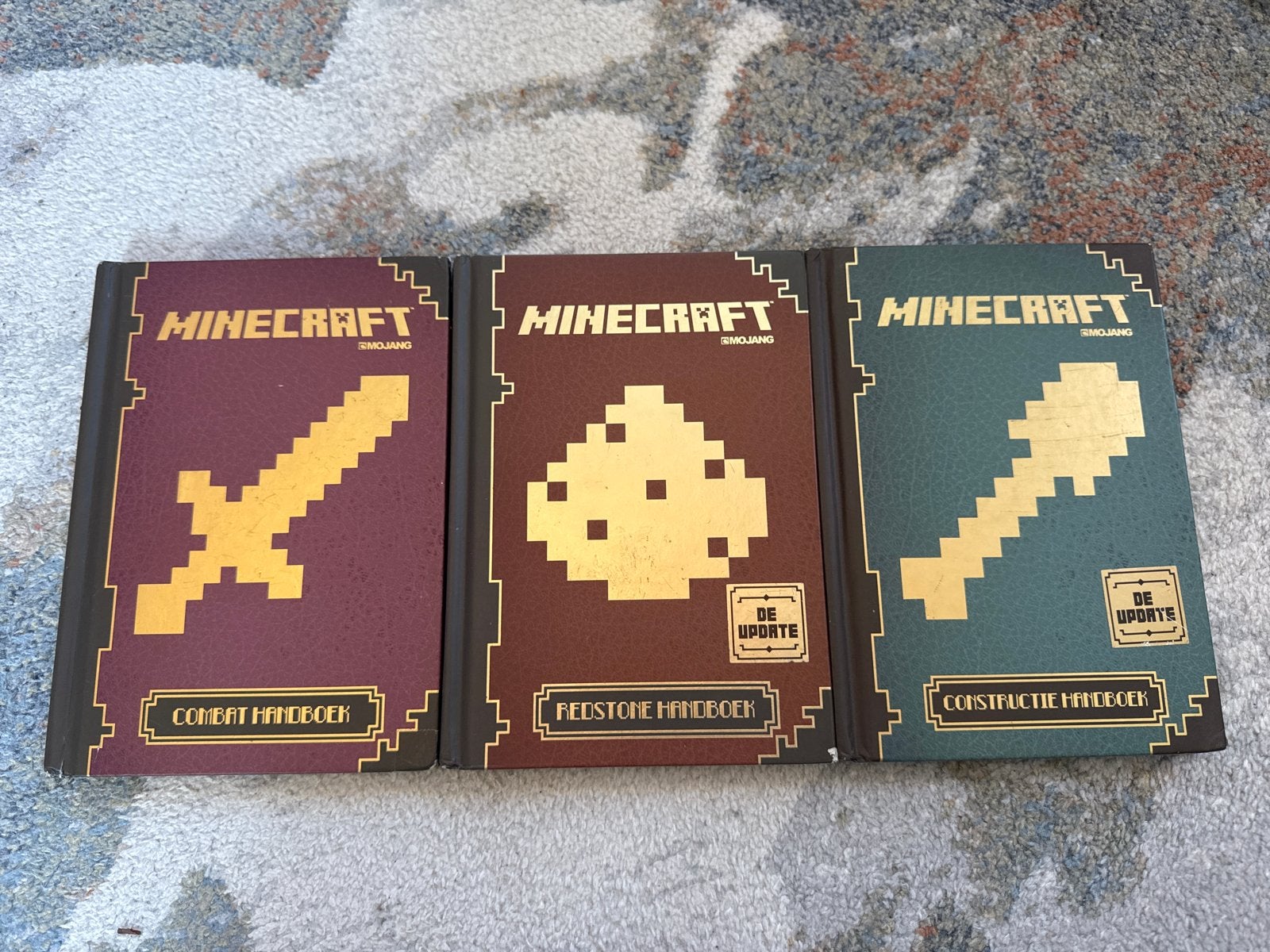 Minecraft Handboeken 2015: Combat, Redstone, Constructie, Boeken, Ophalen of Verzenden, Zo goed als nieuw, Non-fictie