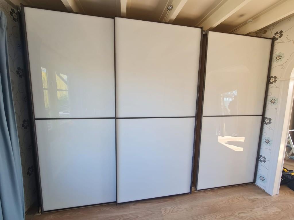 Grote kledingkast 330x240. Leveren en monteren mogelijk, 200 cm of meer, Met klep(pen), Ophalen of Verzenden, 200 cm of meer