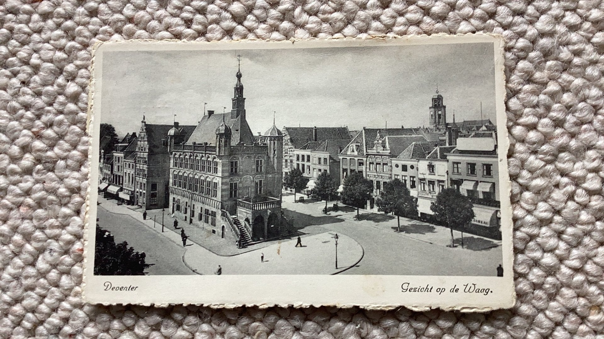 Ansichtkaart Deventer Gezicht op de Waag 1943. 988, Verzamelen, Ansichtkaarten | Nederland, Ophalen of Verzenden, 1940 tot 1960