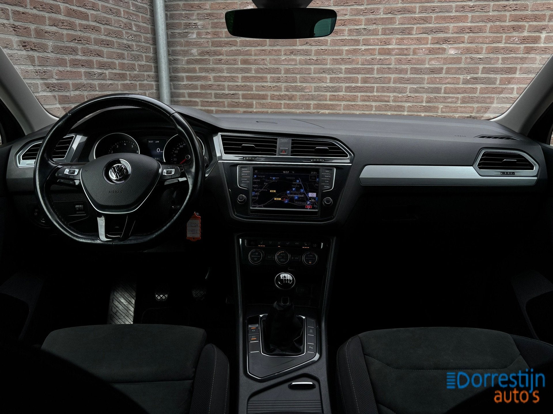 Volkswagen Tiguan 1.4 TSI Comfortline Business | Trekhaak |, Auto's, Voorwielaandrijving, Gebruikt, 4 cilinders, Zwart