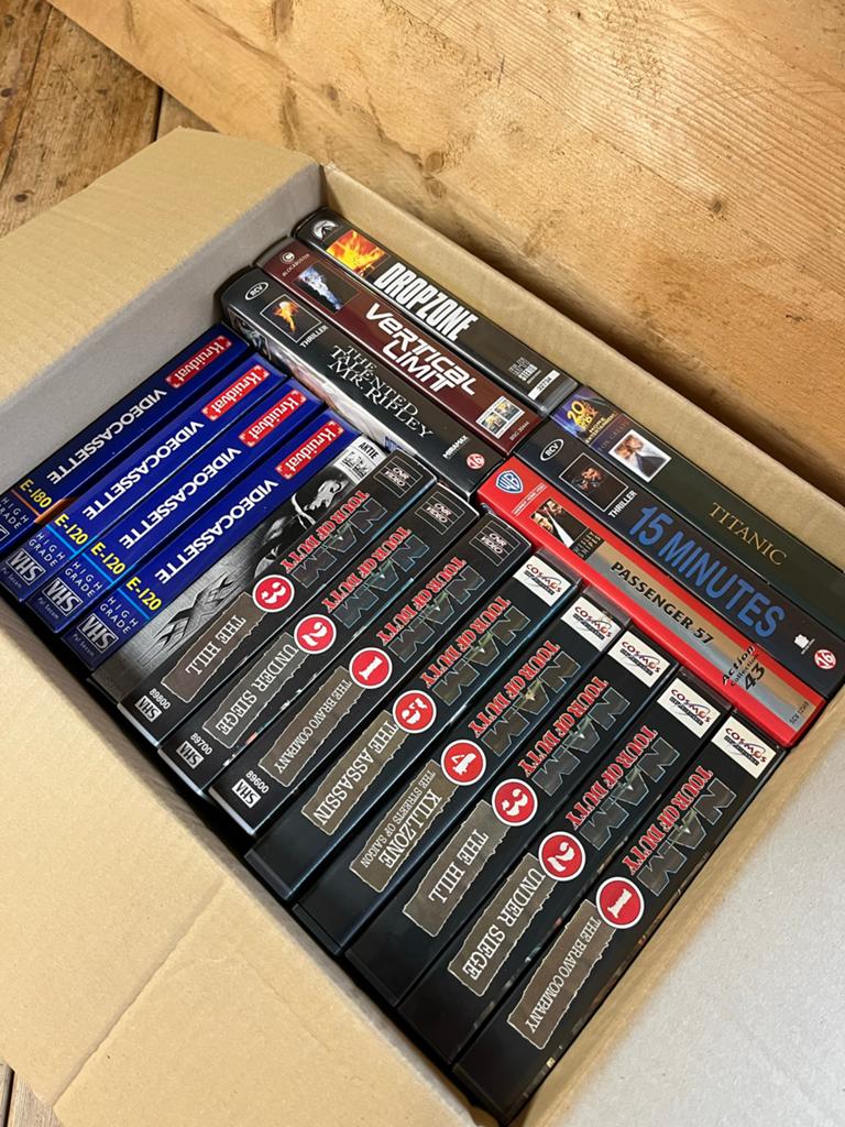 Doos VHS video banden onbespeeld en bespeeld. Titanic,, Cd's en Dvd's, VHS | Film, Ophalen of Verzenden