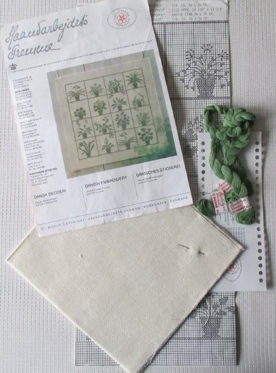 Borduurpakket,Danish Design Copenhagen,Bloempotjes,30-5335, Verzenden, Zo goed als nieuw, Borduurpakket