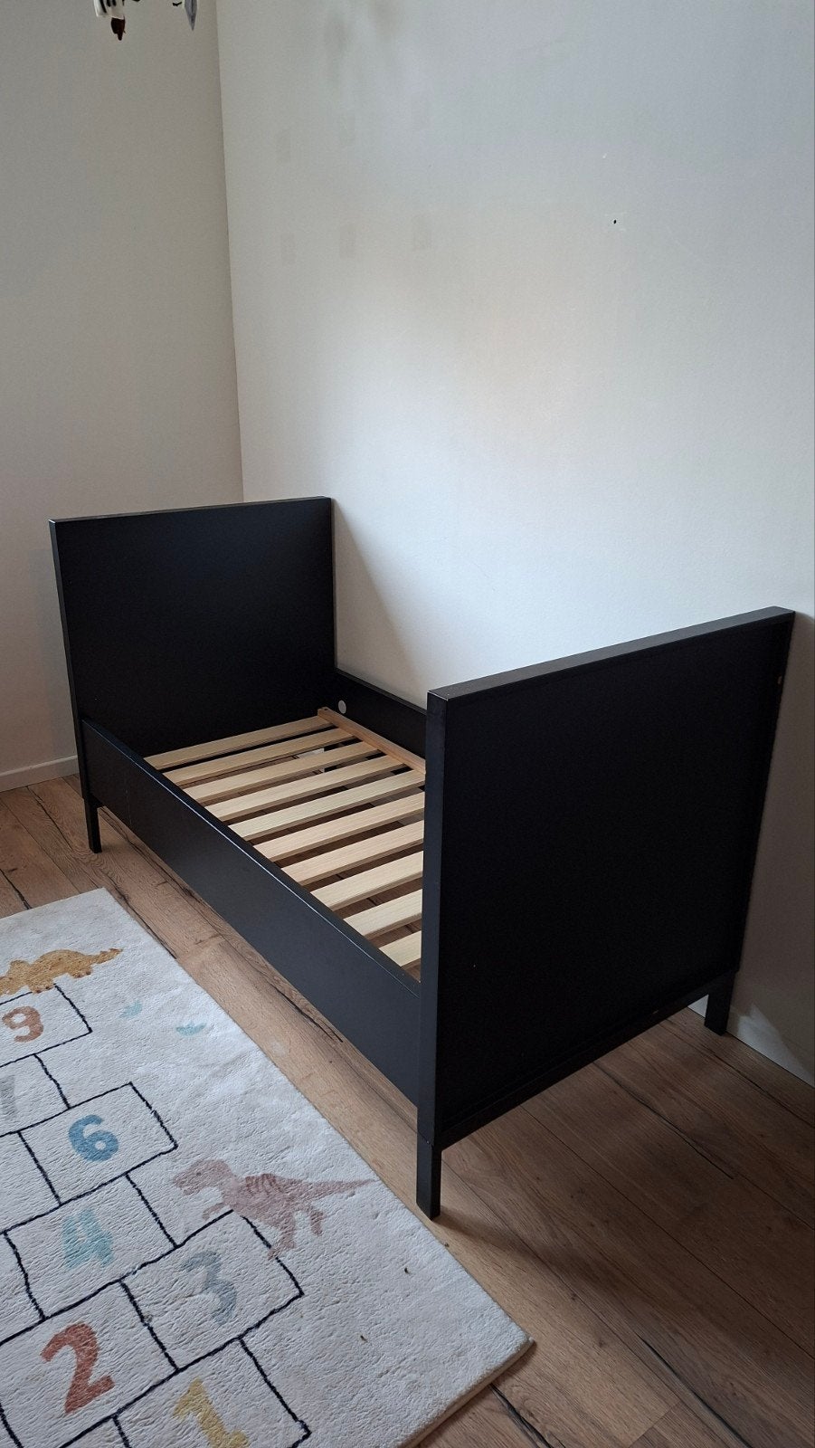Zwart Peuter Junior Bed 70x140 cm (excl. matras), Huis en Inrichting, Ophalen, Gebruikt, Stoer, Eenpersoons