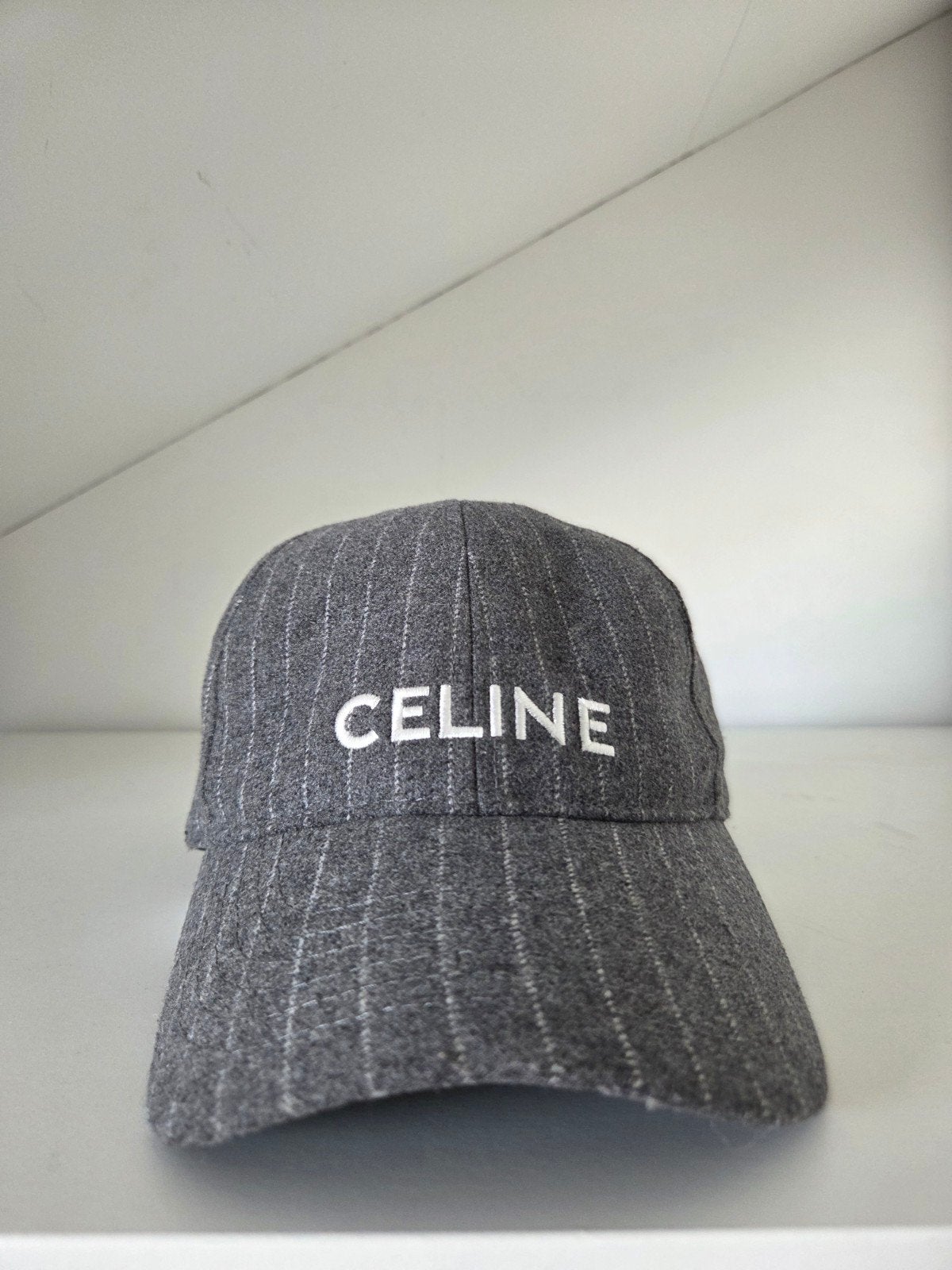 Originele Celine pet, CELINE, Ophalen of Verzenden, Zo goed als nieuw, One size fits all