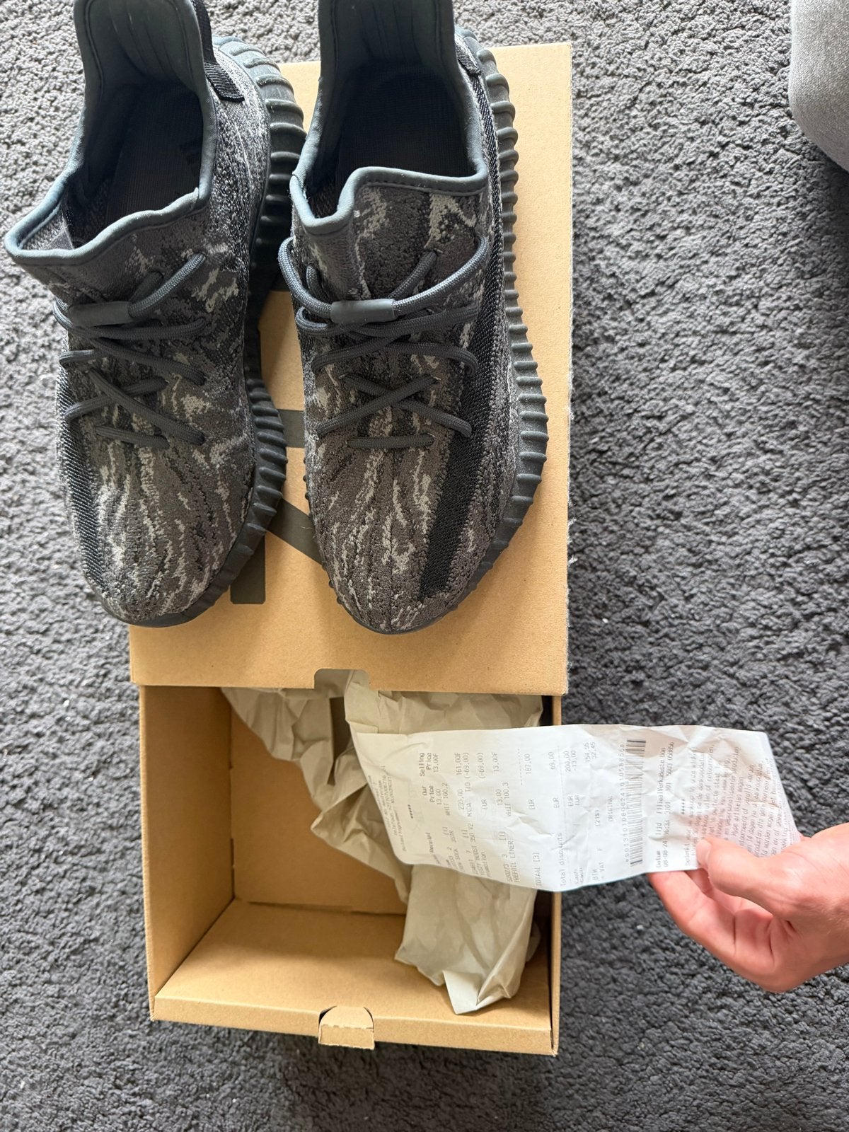 Adidas Yeezy Boost 350 V2 - Maat 40 2/3, Ophalen of Verzenden, Zo goed als nieuw, Overige kleuren, Sneakers of Gympen