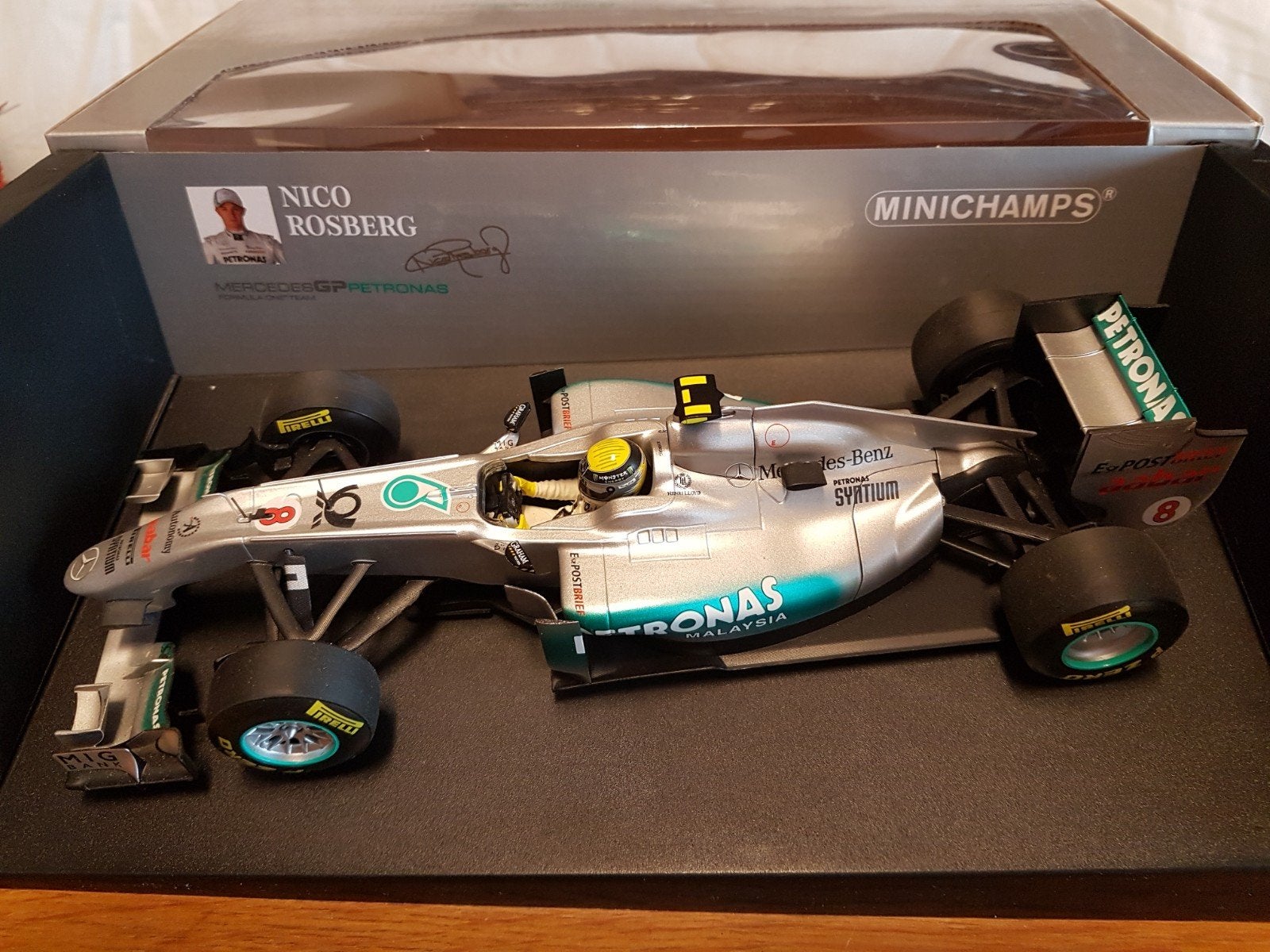 f1 mercedes amg wm02 Nico rosberg Showcar 2011, Ophalen of Verzenden, Zo goed als nieuw, Auto, MiniChamps