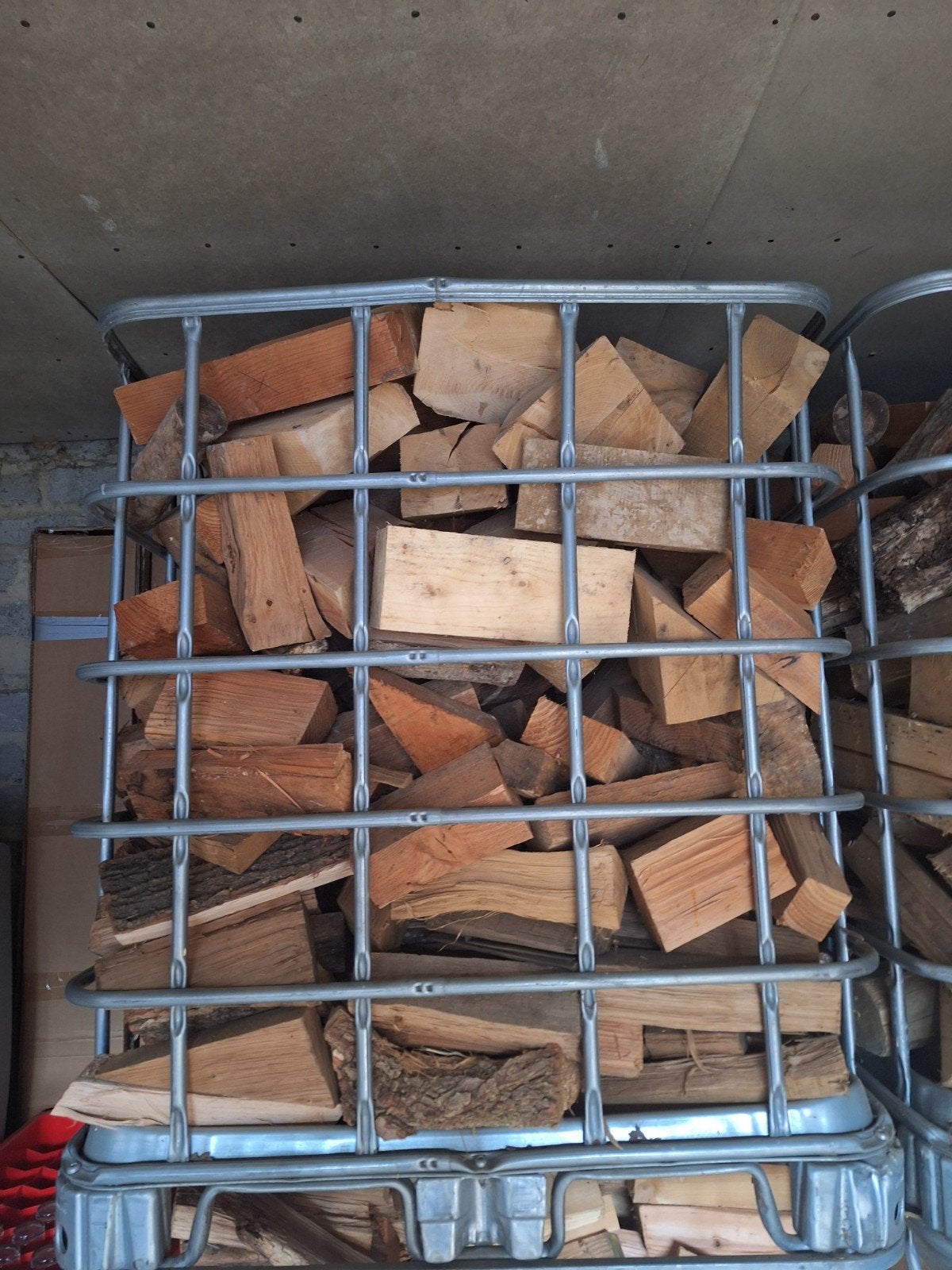 Droog Eiken Haardhout Gekloofd in IBC - 1 Kuub, Minder dan 3 m³, Ophalen, Eikenhout, Blokken