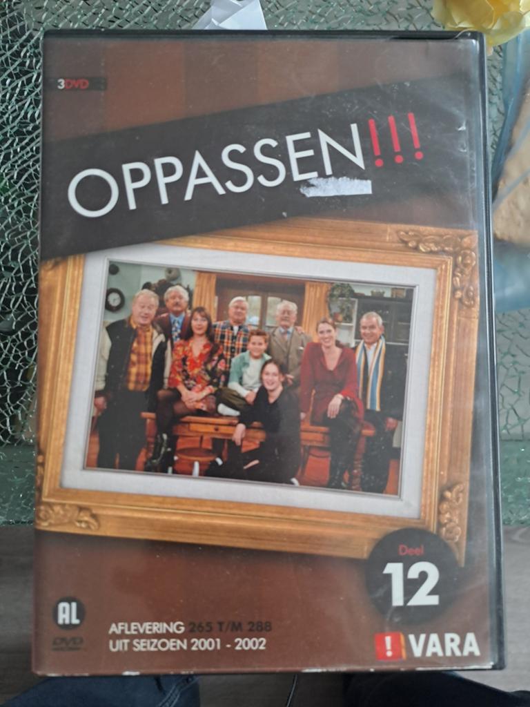 Oppassen- seizoen 12 (dvd), Vanaf 12 jaar, Ophalen of Verzenden, Zo goed als nieuw