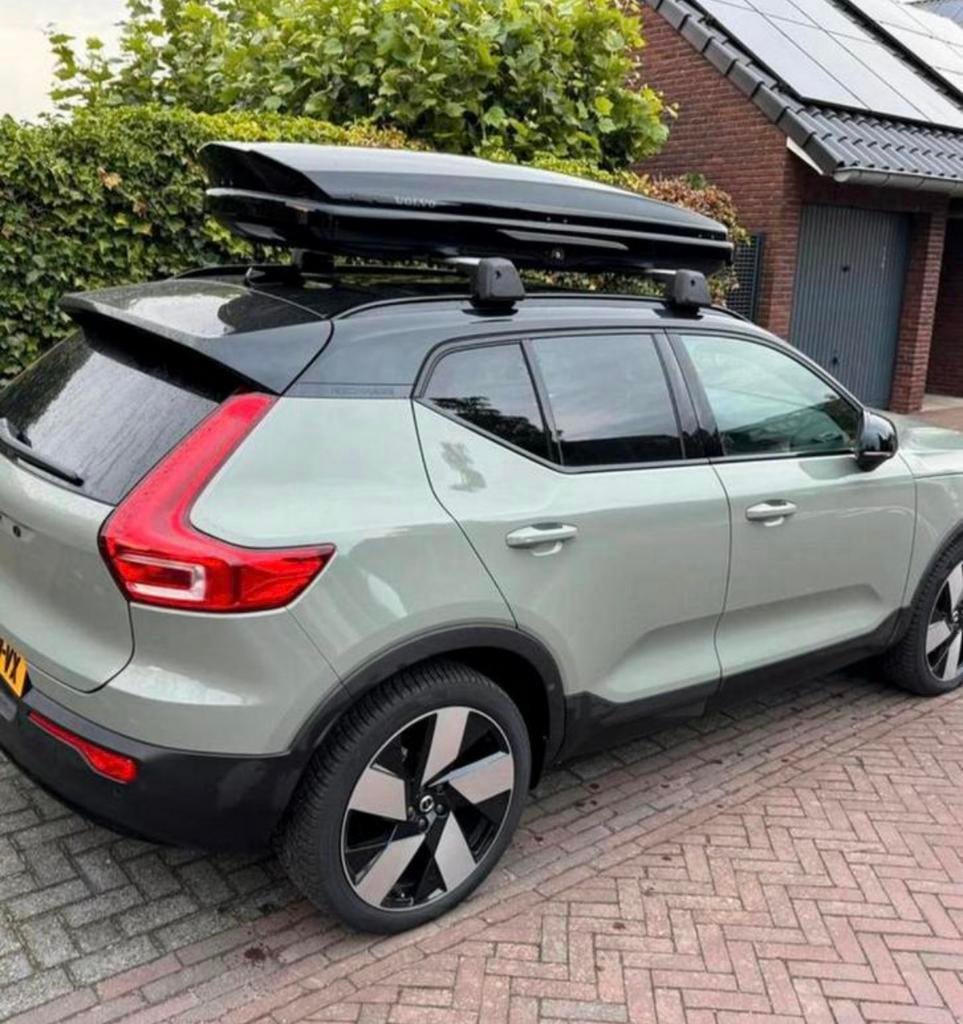 TE HUUR VOLVO dakkoffer + dakdragers. Volvo EX/XC 40 + V60, Ophalen, Zo goed als nieuw