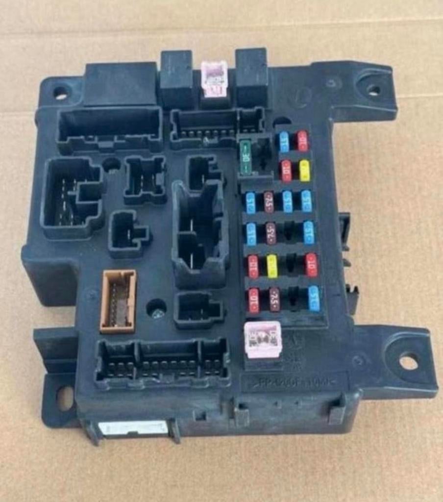 Peugeot 4007 zekeringkast body control module bcm 8637A318, Ophalen of Verzenden, H, H, H