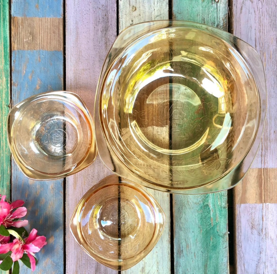 Glazen schaaltjes iriserend glas met bloemetjes parelmoer, Gebruikt, Vintage, Ophalen of Verzenden, Glas