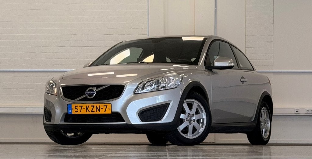 Volvo C30 1.6i 16V Kinetic 1e Eigenaar APK 12-03-2027 Garant, Auto's, Volvo, Voorwielaandrijving, 1596 cc, Gebruikt, Zwart
