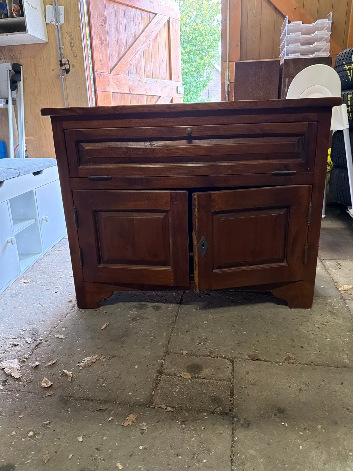 Houten kastje met beschadigingen - opknapper, Ophalen, Gebruikt