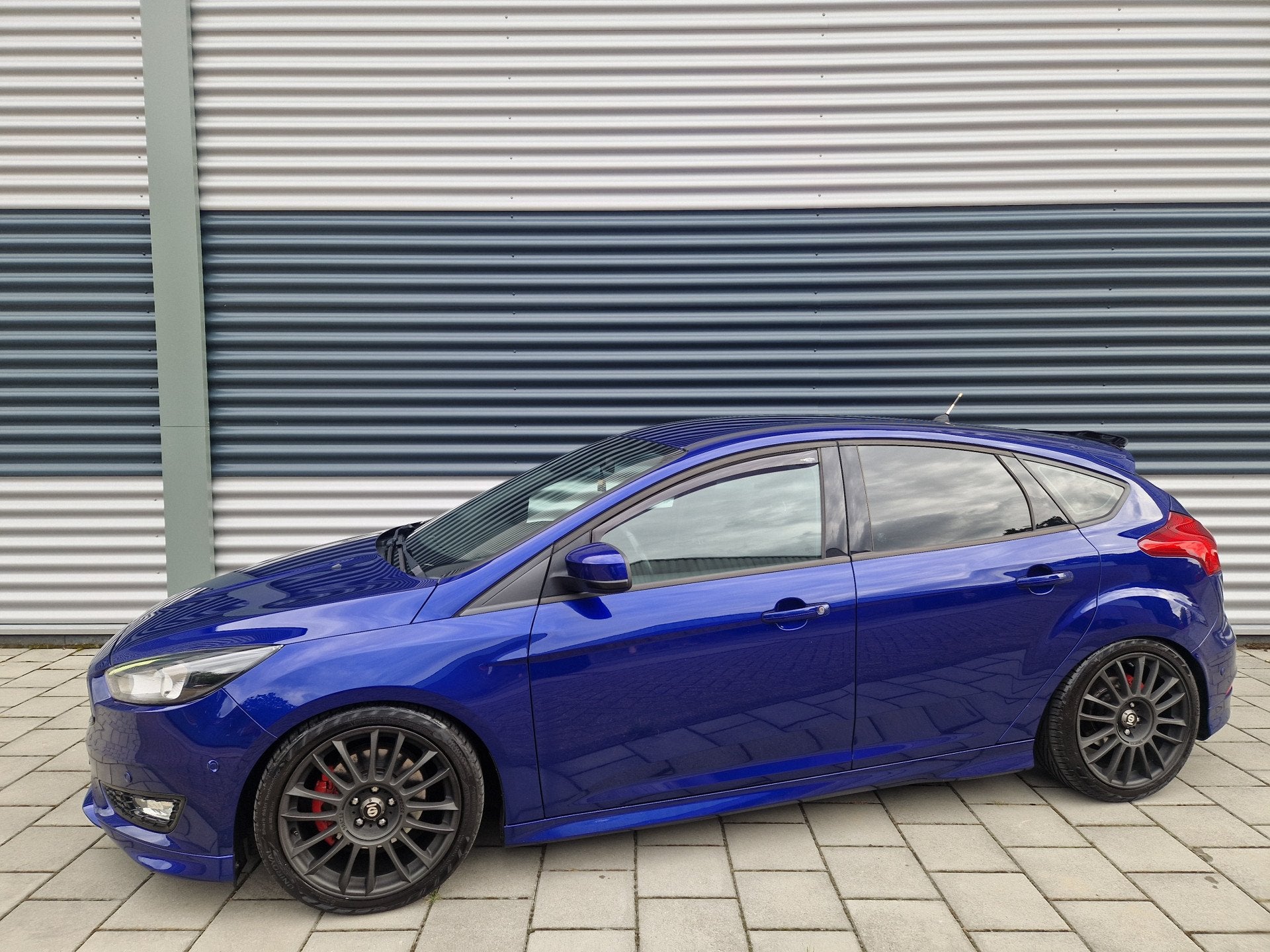 Ford Focus 1.5 ST-Line Edition, Sparco , KW schroefset ,Navi, 4 cilinders, 150 pk, Blauw, Bedrijf