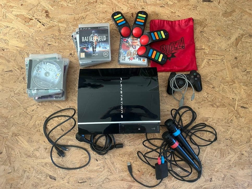 PlayStation 3 met 10 spellen, Buzz controllers en microfoons, Spelcomputers en Games, Games | Sony PlayStation 3, Gebruikt, Vanaf 18 jaar