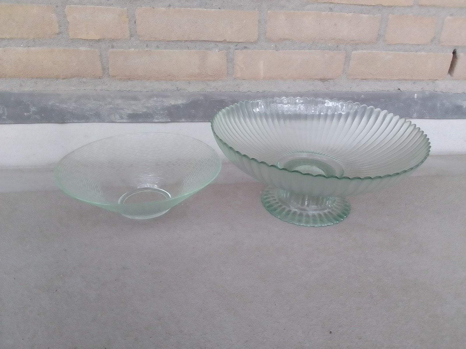Set van 2 glazen schalen, Ophalen
