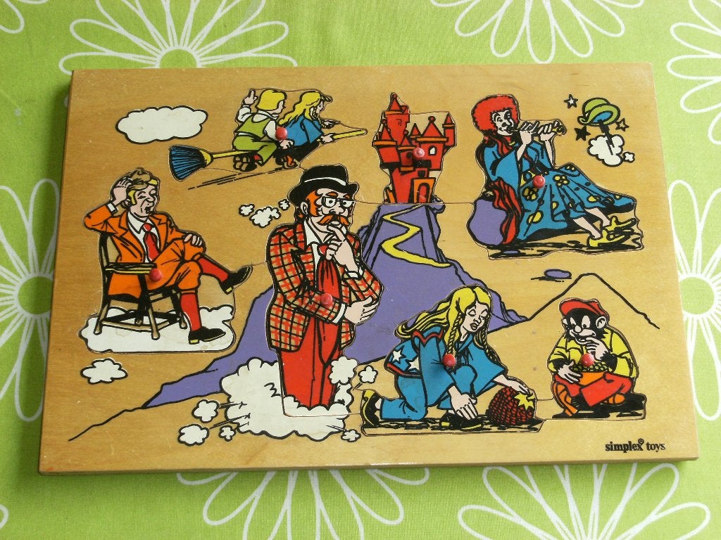 Tita Tovenaar knopjes puzzel Simplex toys, Ophalen of Verzenden, 10 tot 50 stukjes, Zo goed als nieuw, Van hout