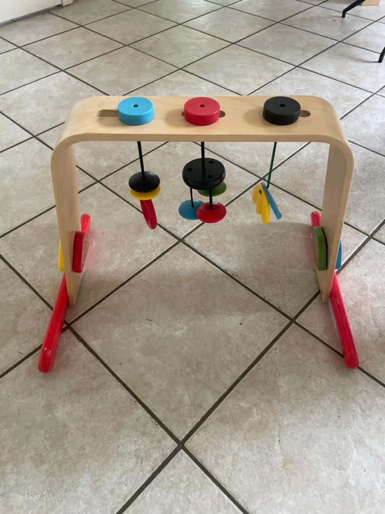 IKEA Babygym van hout - veel speelplezier!, Kinderen en Baby's, Speelgoed | Babyspeelgoed, Ophalen, Gebruikt, Babygym