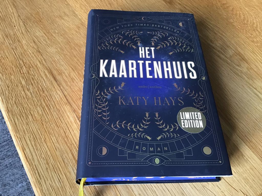 Het Kaartenhuis,roman over occulte in de renaissance, Ophalen of Verzenden, Zo goed als nieuw