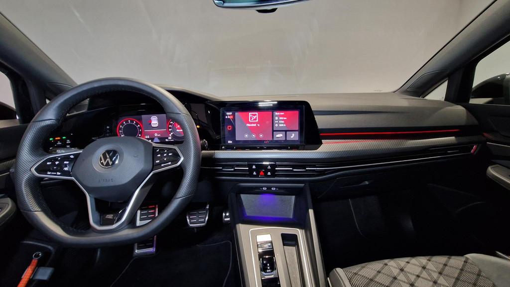 Volkswagen Golf 1.5 eTSI R-Line | Apple Carplay/Android Auto, Auto's, Euro 6, 4 cilinders, Zwart, Origineel Nederlands