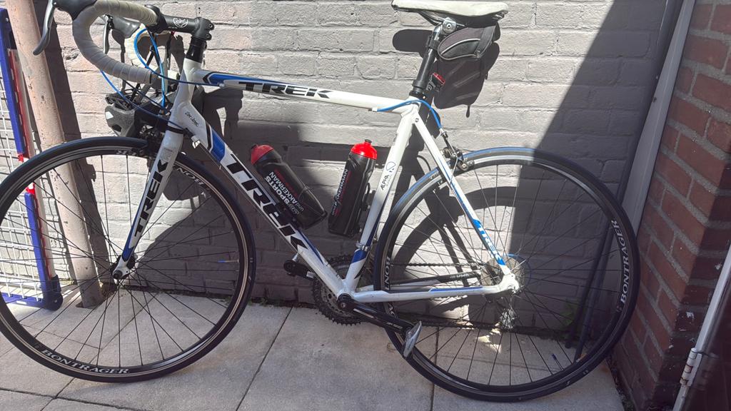Trek racefiets - Wit/Blauw - shimano afmontage, Fietsen en Brommers, Fietsen | Racefietsen, 28 inch, Gebruikt, Aluminium, 15 tot 20 versnellingen