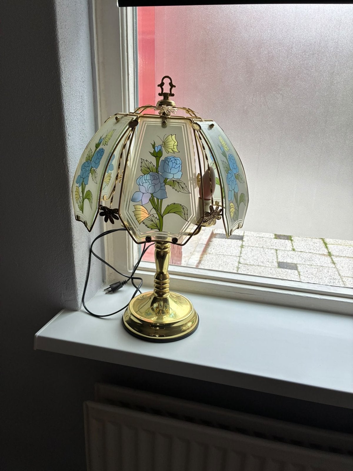 Vintage tafellamp met bloemen en vlinders met touch functie, Antiek en Kunst, Ophalen