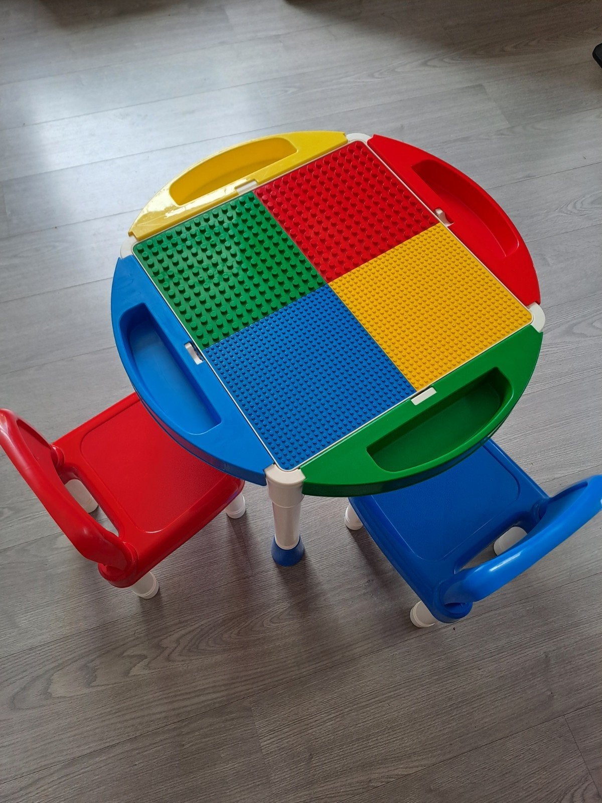 Lego speeltafel met 2 stoeltjes, Ophalen, Zo goed als nieuw, Tafel(s) en Stoel(en)