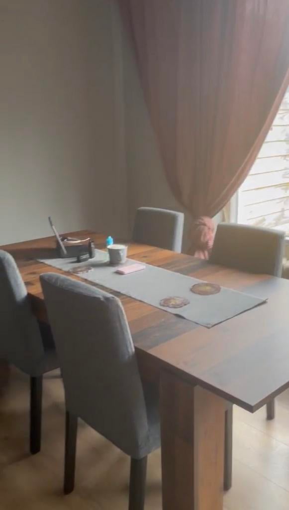 Dining Table Extendable, Huis en Inrichting, Ophalen, 150 tot 200 cm, Zo goed als nieuw, Vijf personen of meer