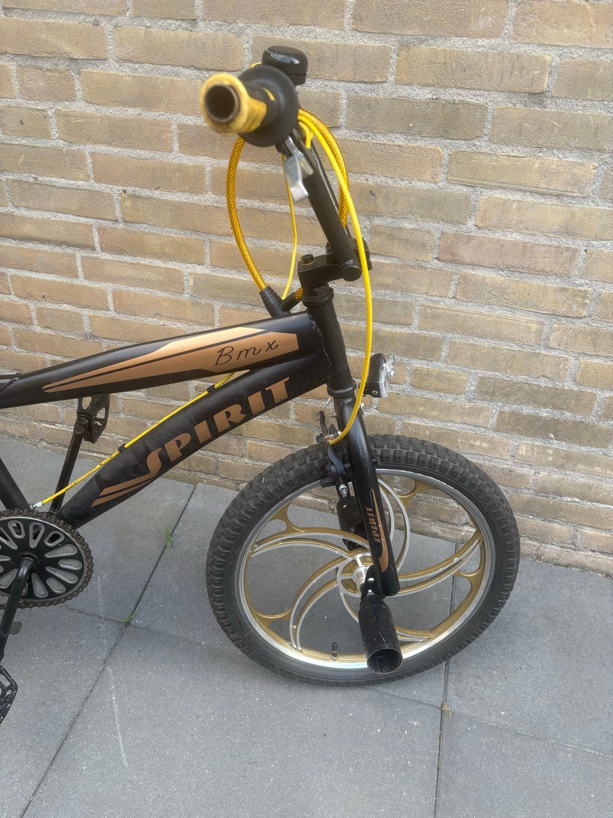 BMX fiets Spirit 16-18 inch met voetsteunen, Fietsen en Brommers, Ophalen, Staal, Velgrem, Voetsteunen